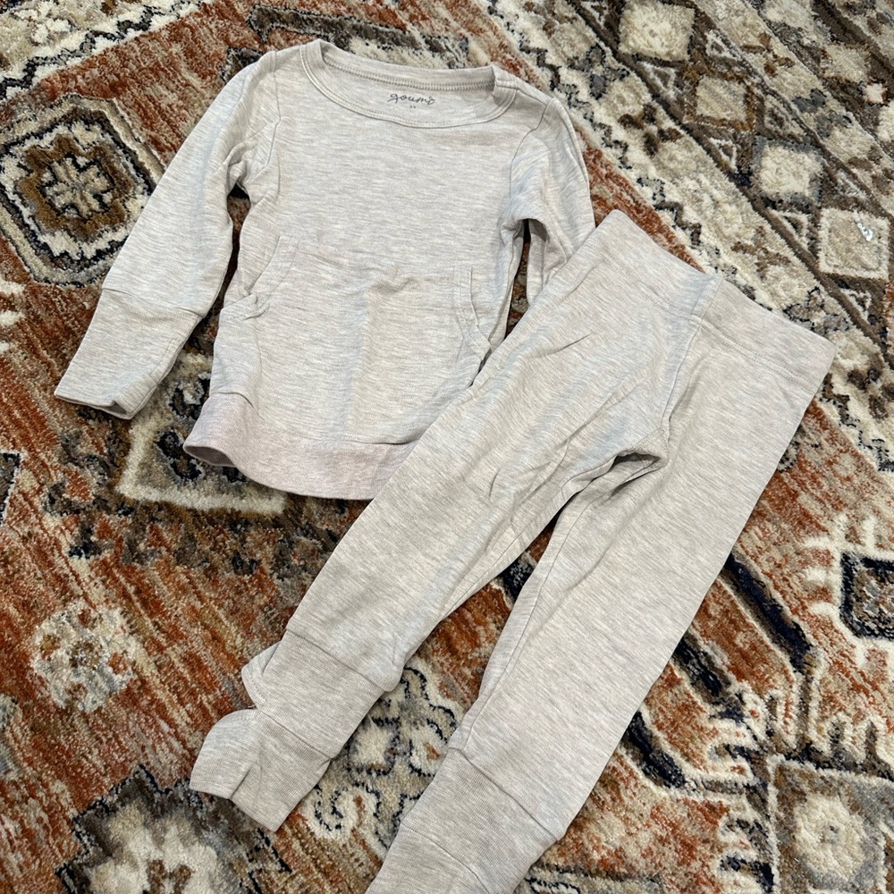 Goumi Gray Two-Piece Lounge Set